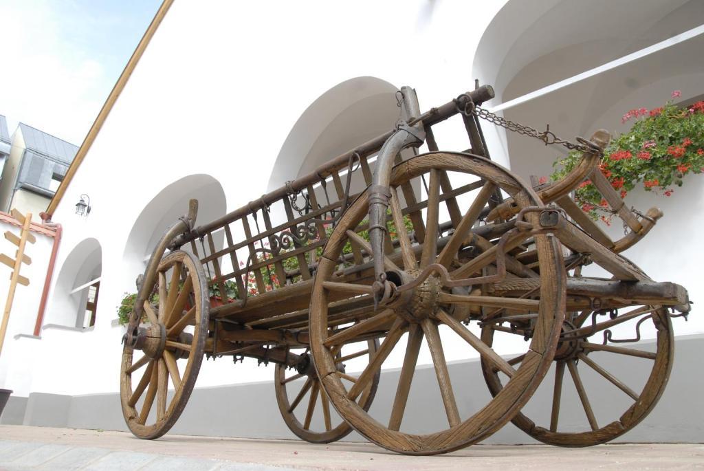 Regi Posta Etterem Es Fogado Hotel Debrecen Bagian luar foto